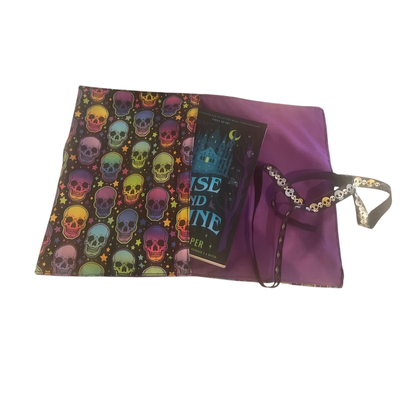 Rainbow skulls book or e-reader wrap